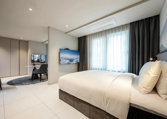 Oakwood Yeouido Park Hotel 3*