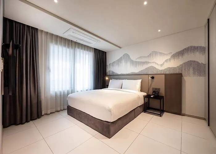 Oakwood Yeouido Park Hotel 3*
